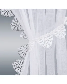 Raffgardine Sylvia 4-teilig mit Raffhaltern weiß mit Plauener Spitze Detailansicht Raffhalter