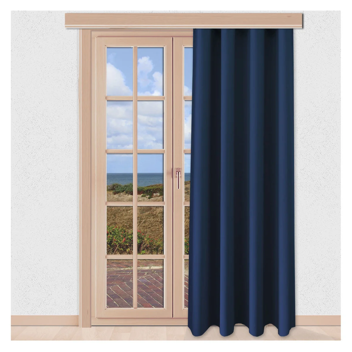 Verdunklungs-Vorhang Mattis Blau mit Reihband Sunout Fertiggardine an einem bodentiefen Fenster
