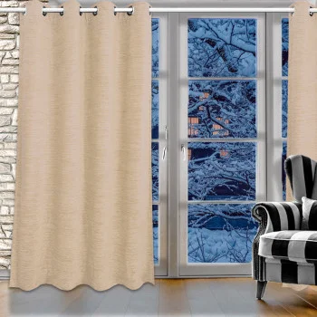 Flóki Beige Thermo-Wärmevorhang Ösenschal Beispiel-Ansicht in einem Wohnbereich