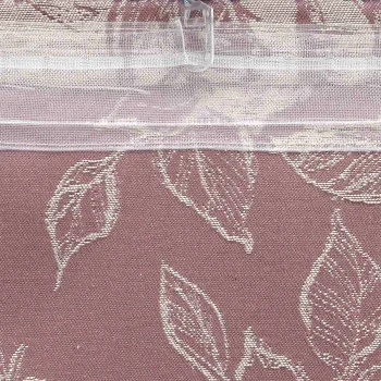 Nahaufnahme eines rosafarbenen Stoffes mit einem beigen Blattmuster. Ein transparenter Kunststoffreißverschluss mit einem silbernen Schieber verläuft horizontal über den oberen Teil des Bildes über dem strukturierten Blattmuster auf dem unteren Stoff.
