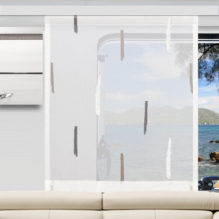 Schiebevorhang Scherli Timo an einem Caravanfenster