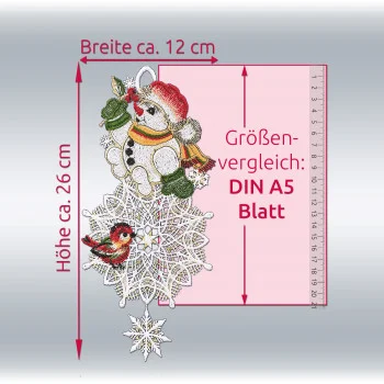 Fensterbilder Flockenwirbel mit Schneemann – Winterliche Fensterdeko aus Vogtländischer Spitze