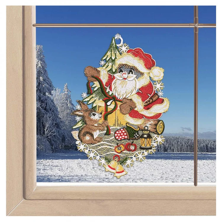 Fensterbild Weihnachtsmann mit Hasenhelfer – Winterliche Fensterdeko aus Vogtländischer Spitze