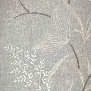 Hellbeiger Stoff mit einem subtilen, gestickten botanischen Muster aus Blättern und Zweigen in Weiß- und Taupe-Tönen, das ein elegantes, natürliches Design auf einem strukturierten Hintergrund schafft.