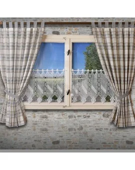 Landhaus-Schlaufenschal Hetty Grau kariert am Fenster