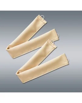 Raffhalter zu Wohnmobil-Vorhang Mattis hellbeige - Set (2er-Pack) vor dunklem Hintergrund