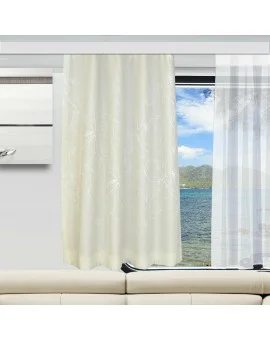 Wohnmobil-Vorhang Primavera wollweiß ungerafft an einem Caravan-Fenster