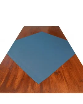 Mitteldecke Rügen blau uni auf dem Tisch