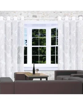 Vorhang Rory in weiß mit Blumen-Muster am Fenster