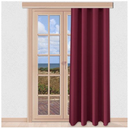 Verdunklungs-Vorhang Mattis Weinrot mit Reihband Sunout Fertiggardine am Fenster