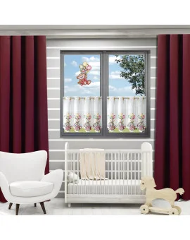 Dekoriertes Kinderzimmer mit gestickter Serie Teddy in rosa