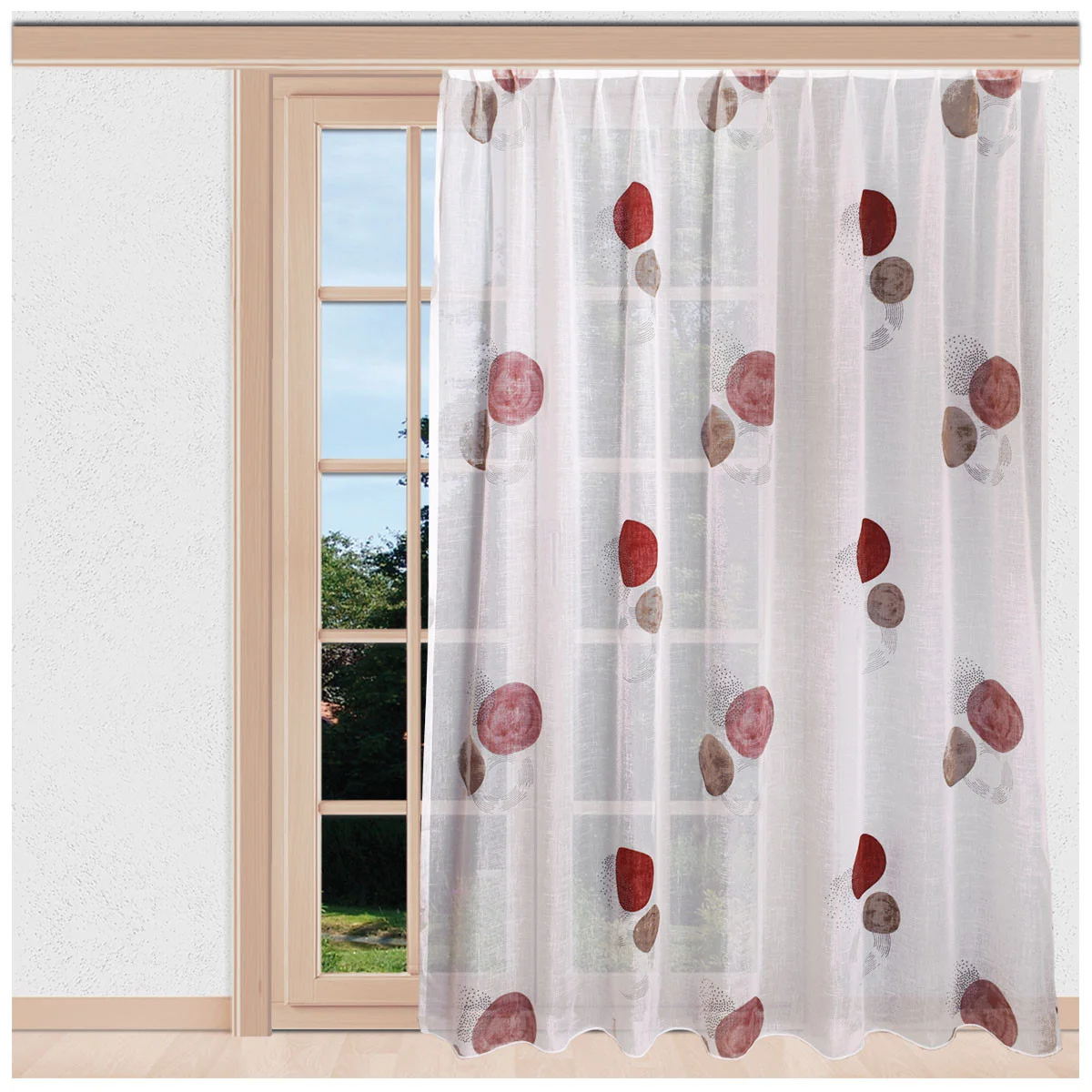 Fertigstore Matou in kupfer am Fenster dekoriert