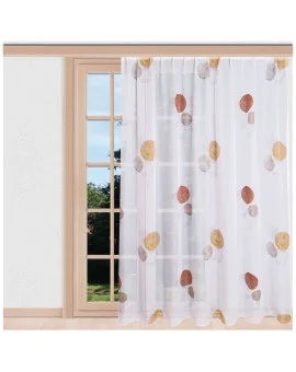 Fertigstore Matou in curry am Fenster dekoriert