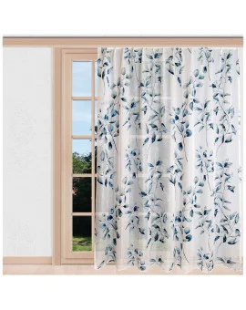 Fertigstore Kian in blau am Fenster dekoriert