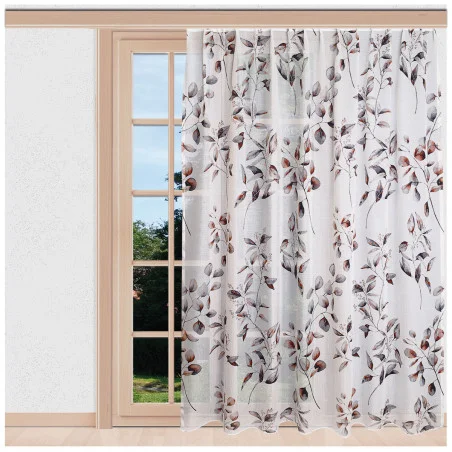 Fertigstore Kian in kupfer am Fenster dekoriert